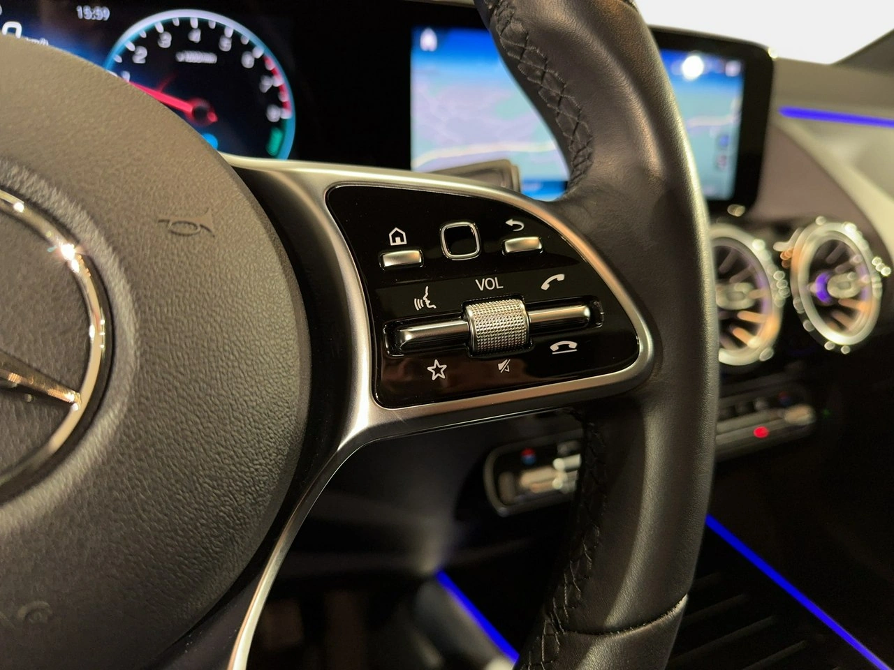 Mercedes GLA 250 - Zdjęcie 20