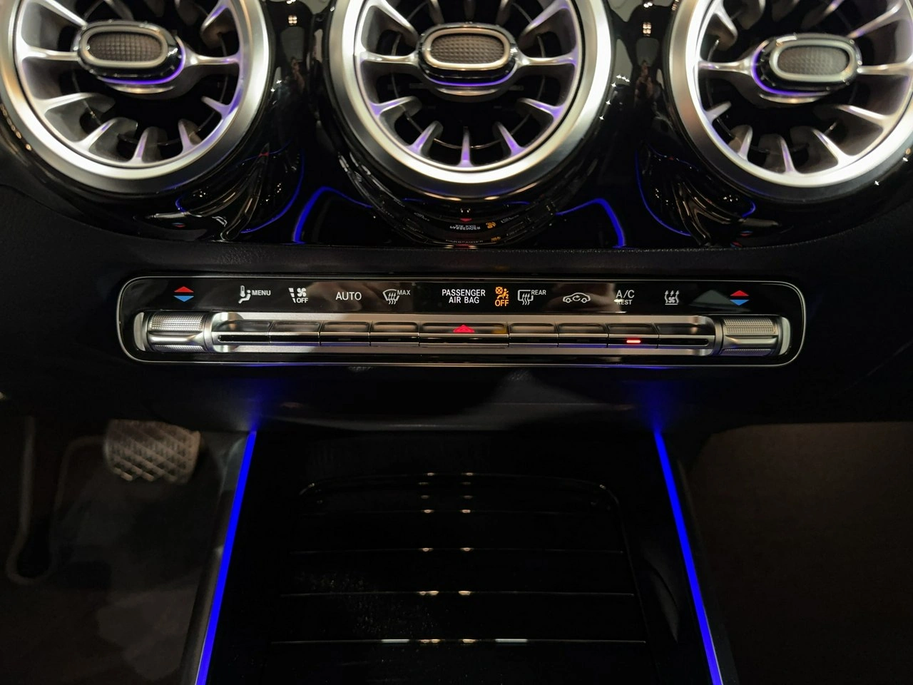 Mercedes GLA 250 - Zdjęcie 31