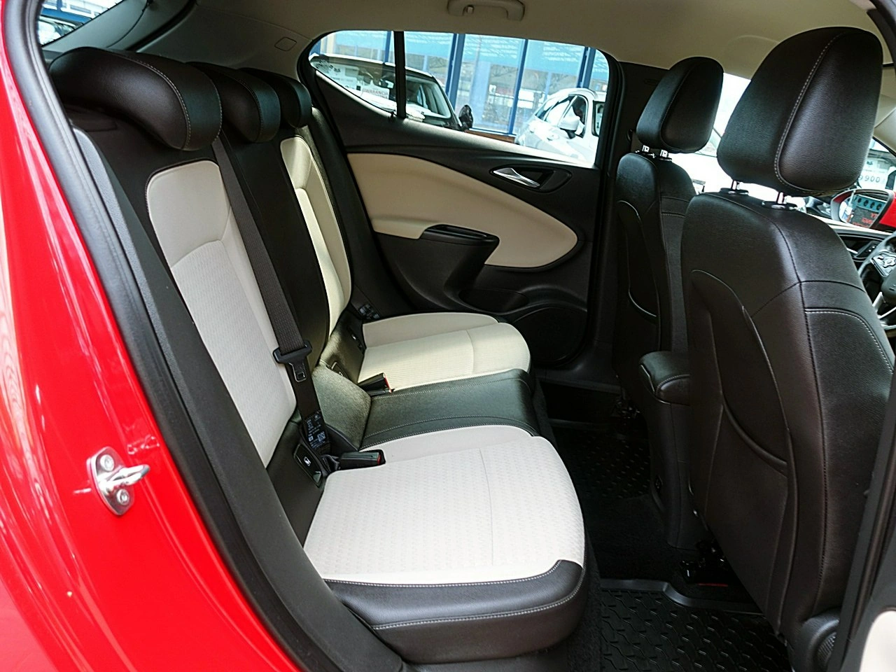 Opel Astra - Zdjęcie 11