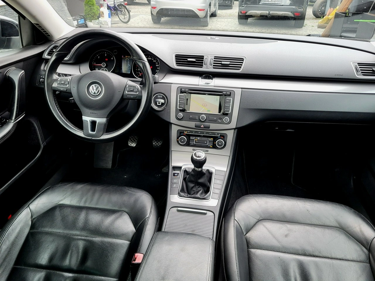 Volkswagen Passat - Zdjęcie 12