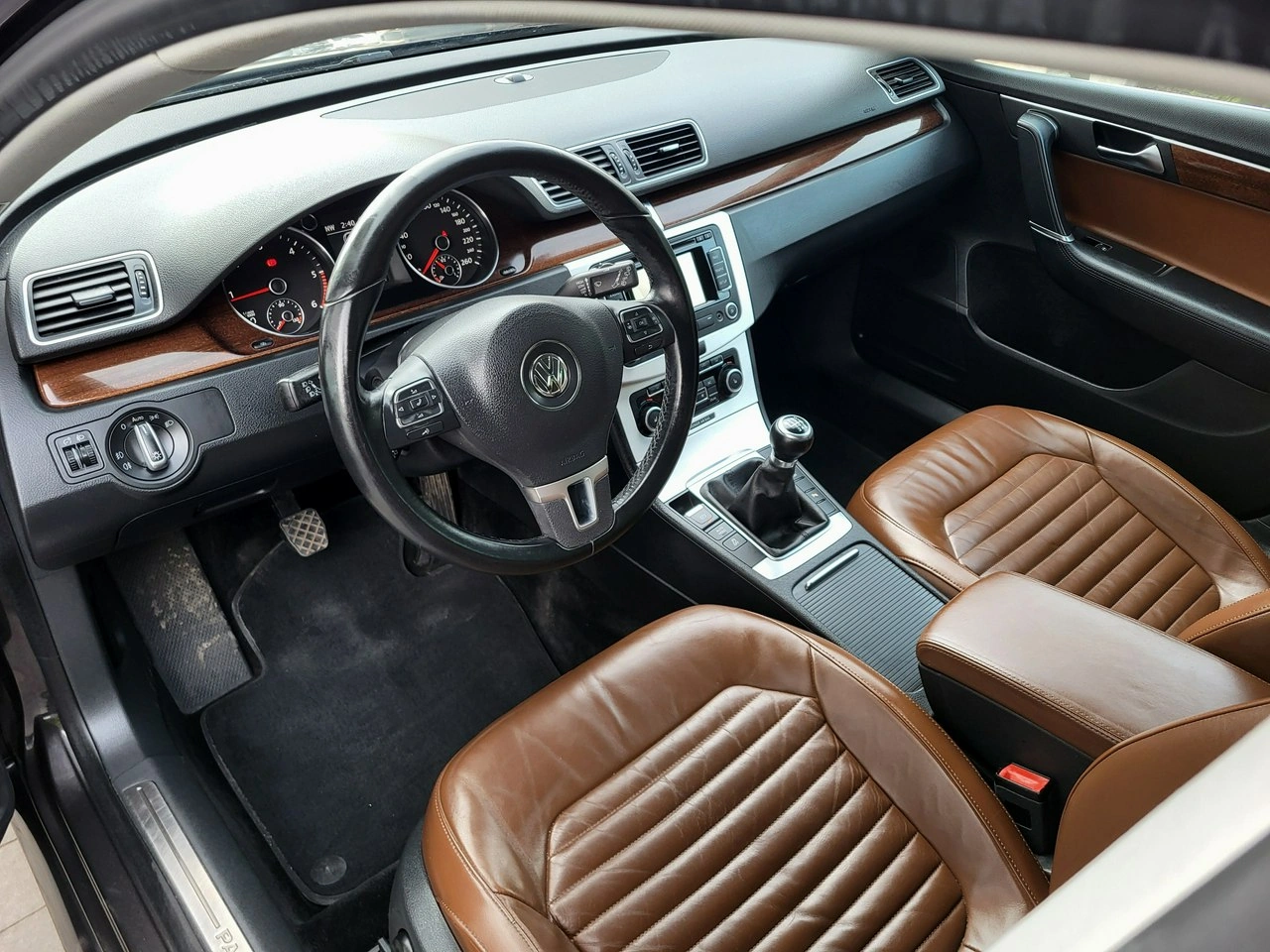 Volkswagen Passat - Zdjęcie 11