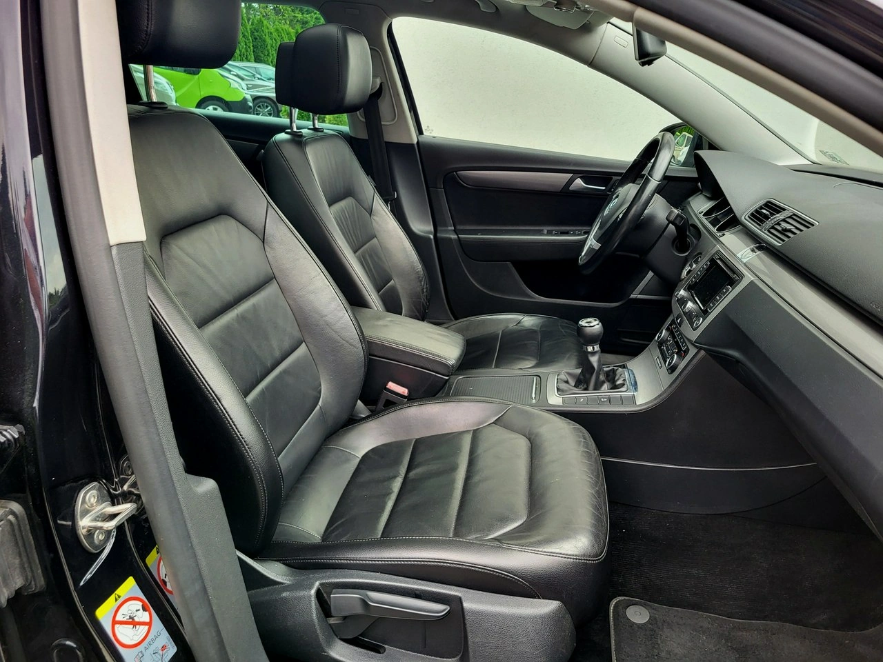 Volkswagen Passat - Zdjęcie 24