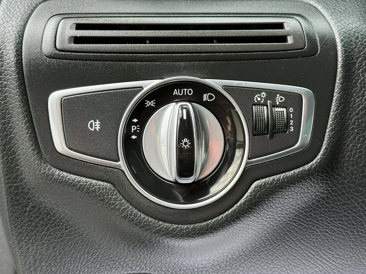 Mercedes C 200 - Zdjęcie 11