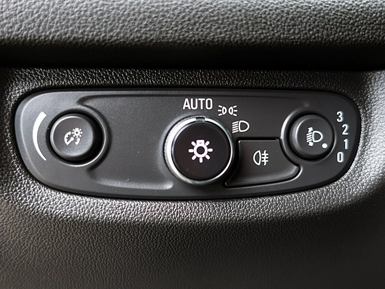 Opel Insignia - Zdjęcie 17