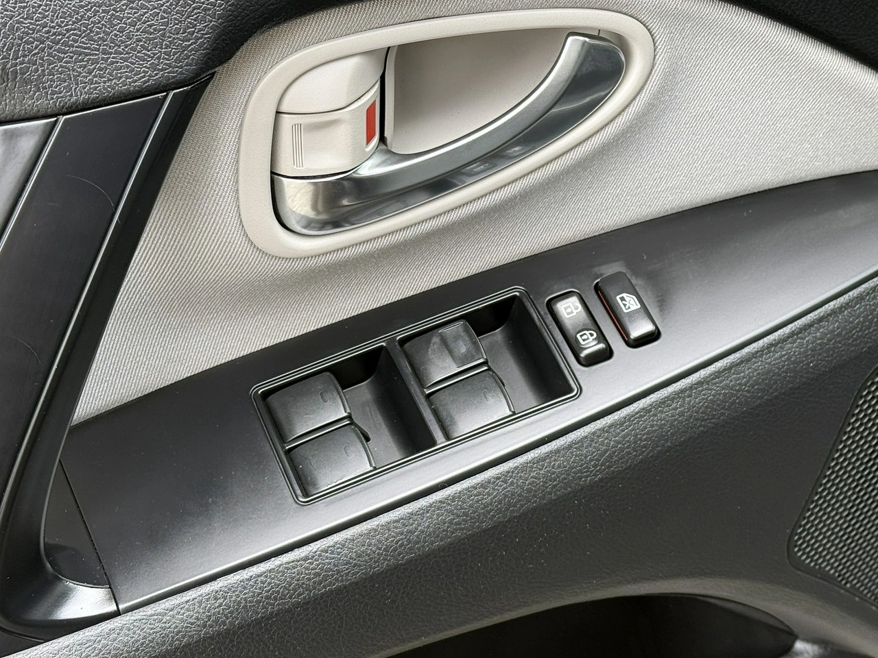 Toyota Avensis - Zdjęcie 17