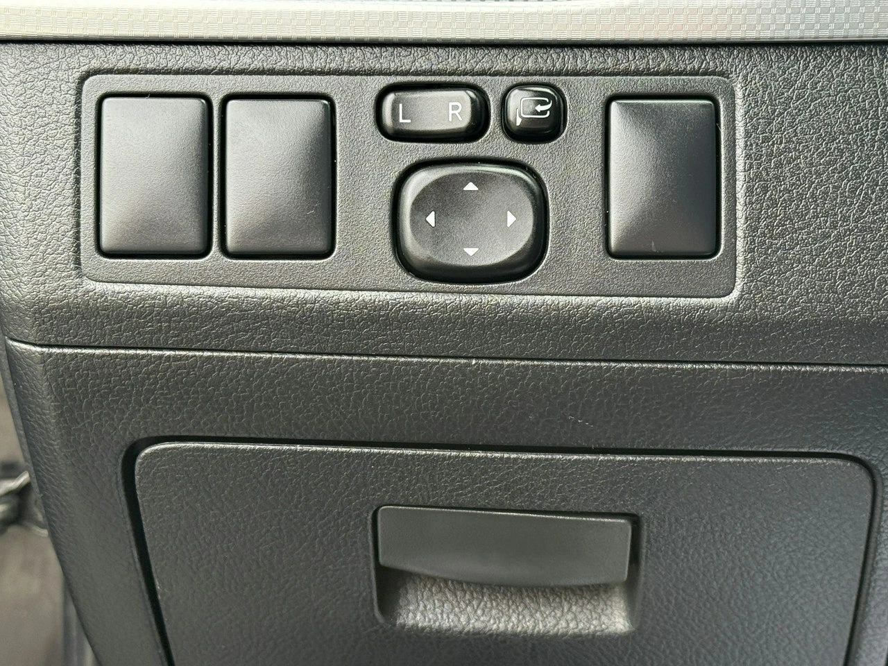 Toyota Avensis - Zdjęcie 20