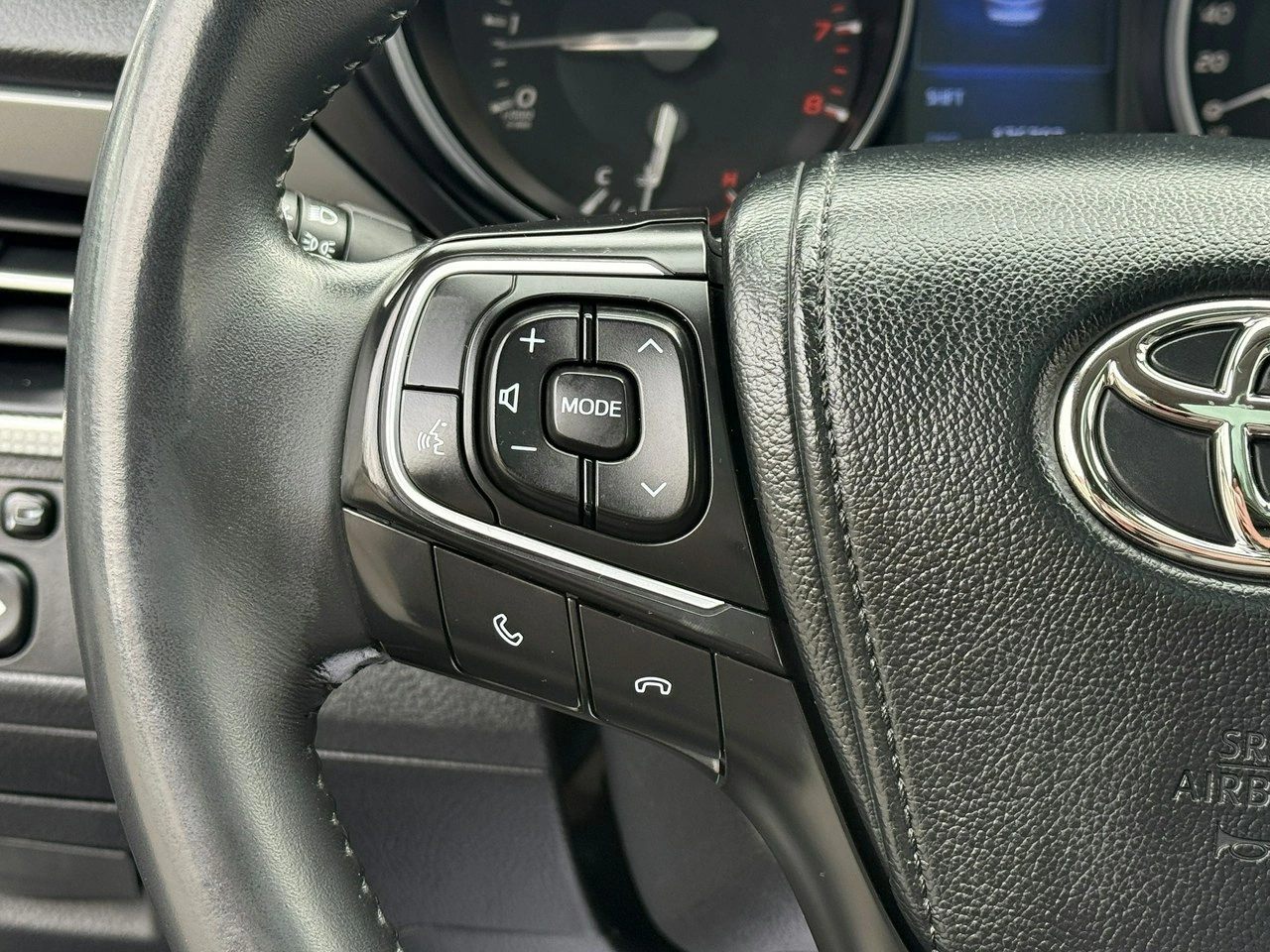 Toyota Avensis - Zdjęcie 19