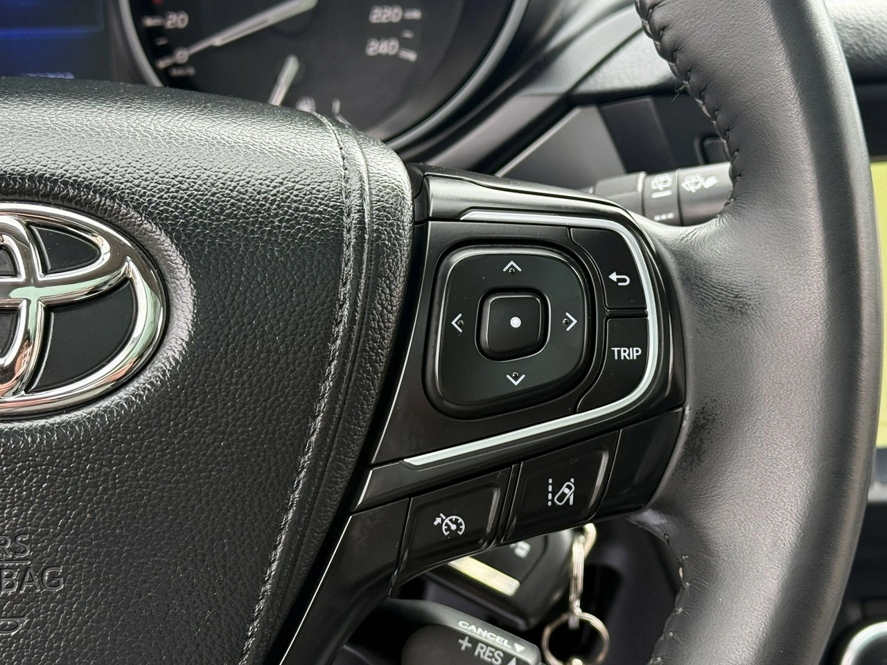 Toyota Avensis - Zdjęcie 18