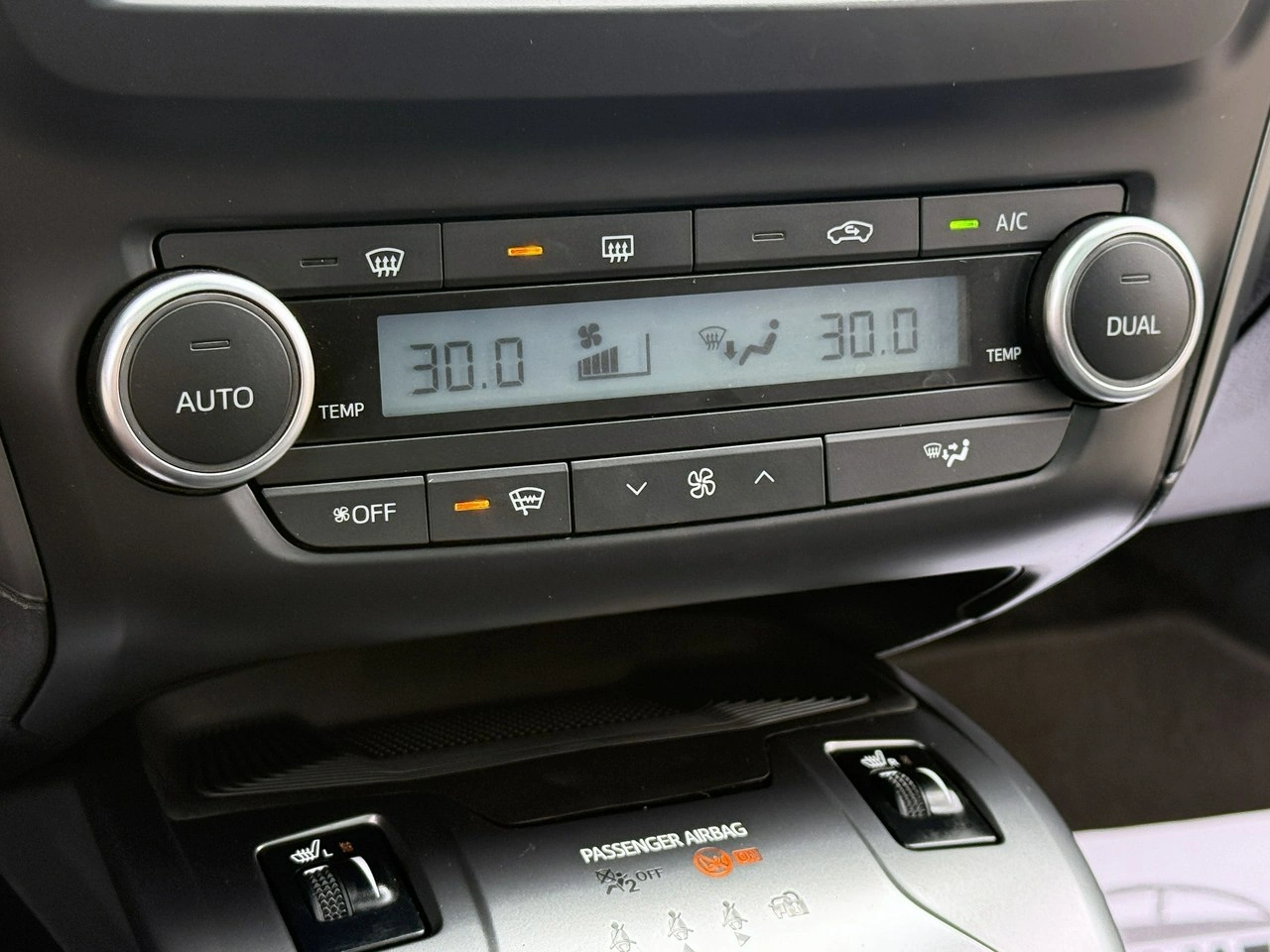 Toyota Avensis - Zdjęcie 8