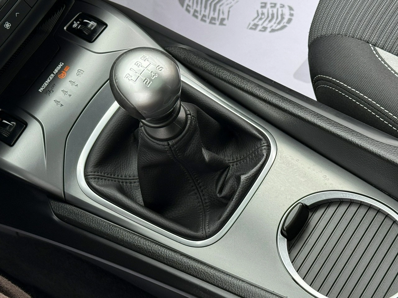 Toyota Avensis - Zdjęcie 14