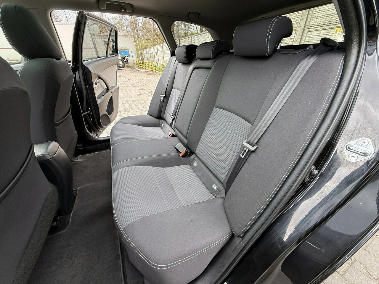 Toyota Avensis - Zdjęcie 12
