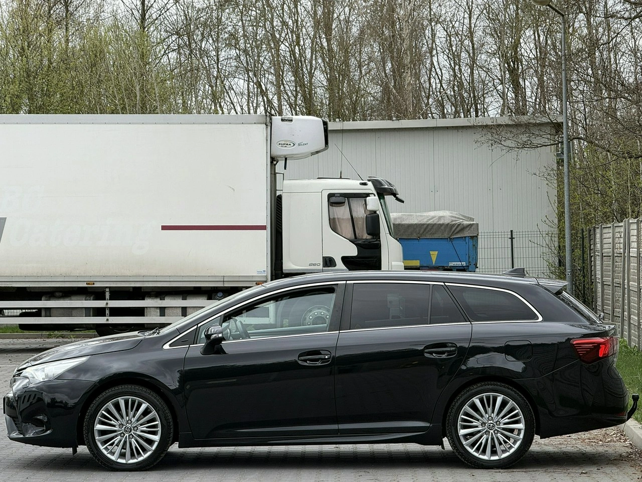 Toyota Avensis - Zdjęcie 24