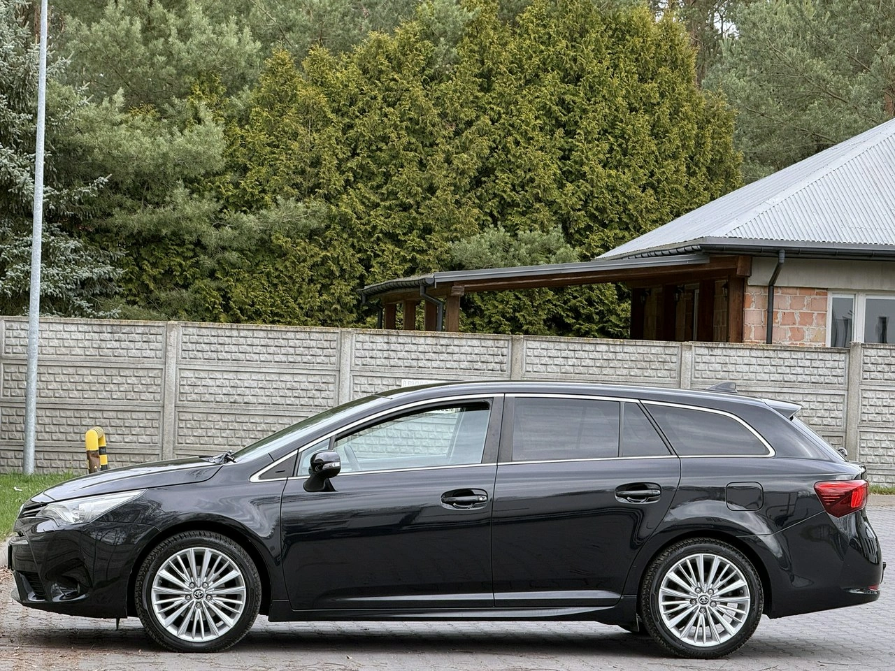 Toyota Avensis - Zdjęcie 35