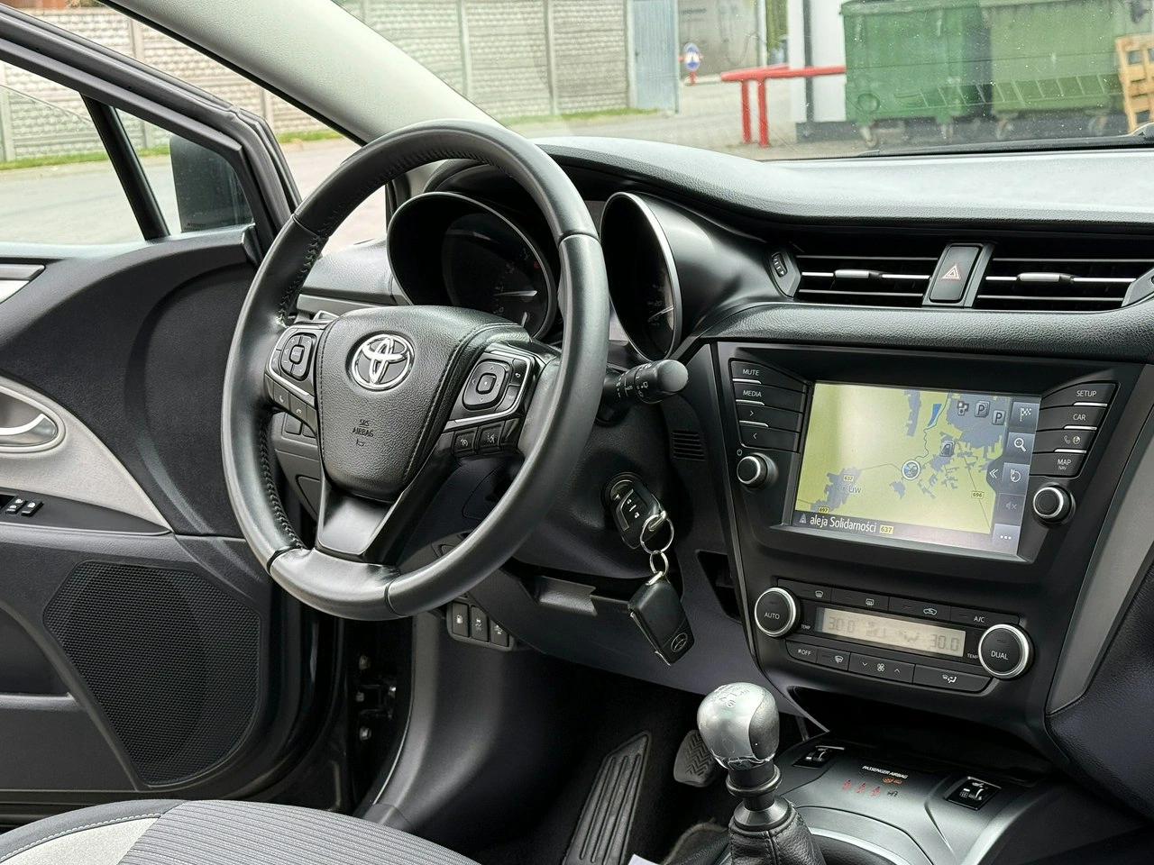 Toyota Avensis - Zdjęcie 49