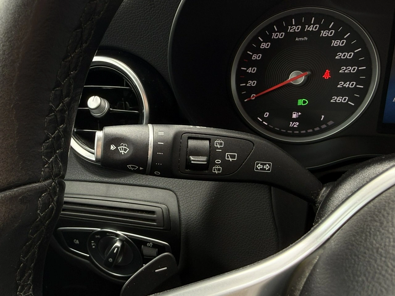 Mercedes GLC 200 - Zdjęcie 14