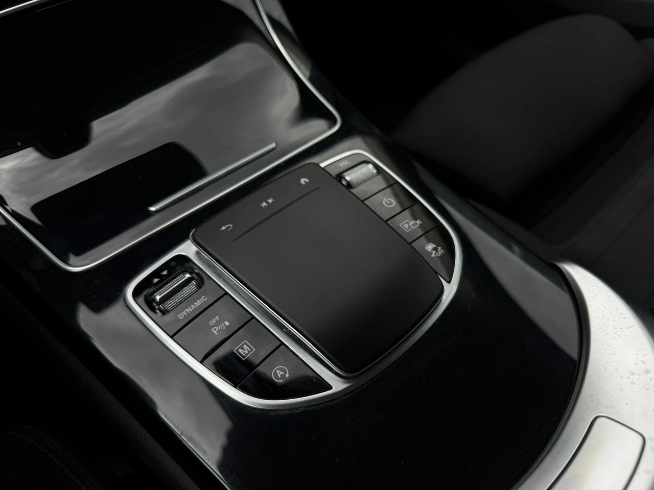 Mercedes GLC 200 - Zdjęcie 21