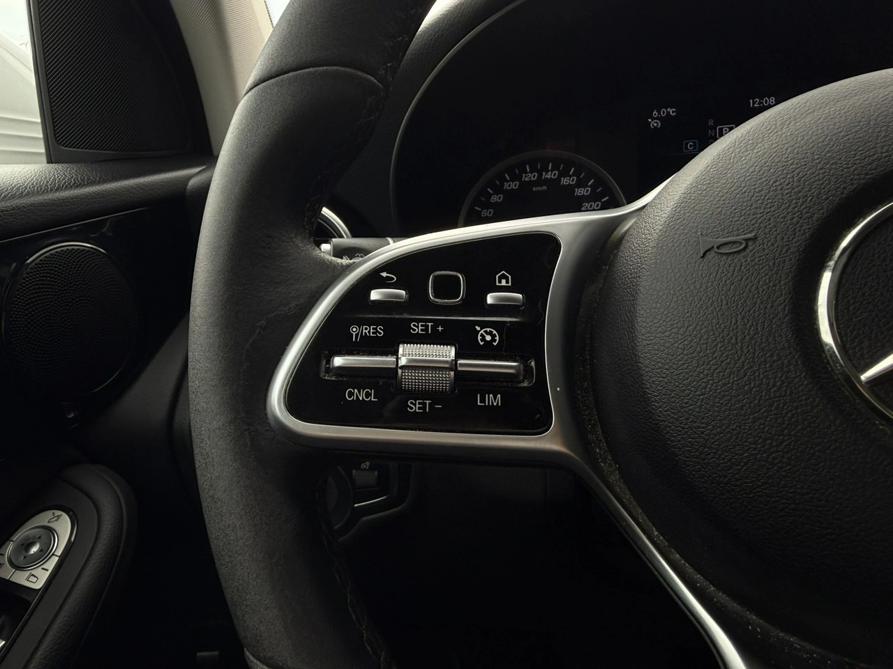 Mercedes GLC 200 - Zdjęcie 23