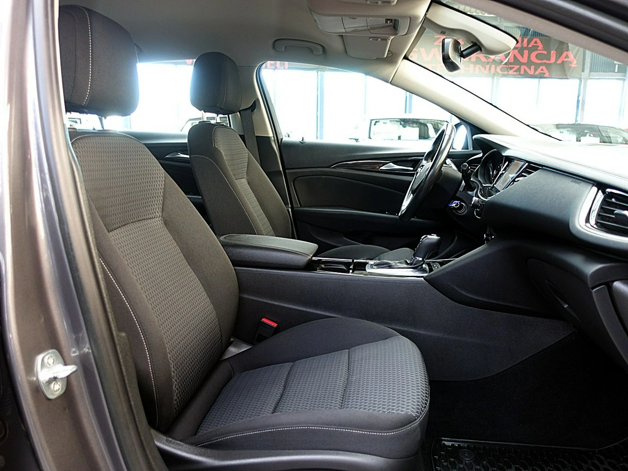 Opel Insignia - Zdjęcie 10