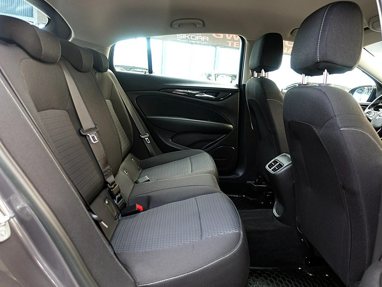 Opel Insignia - Zdjęcie 11