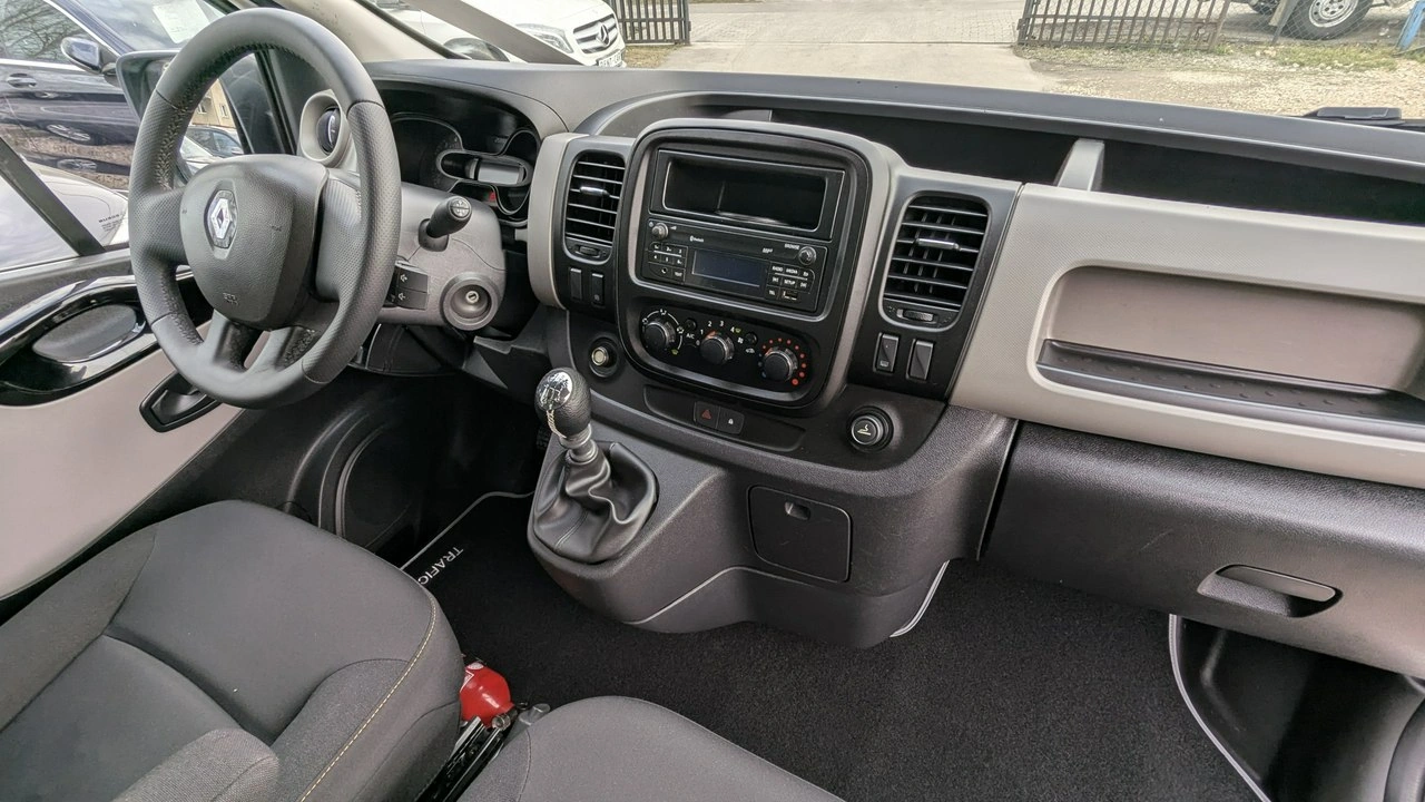 Renault Trafic - Zdjęcie 16