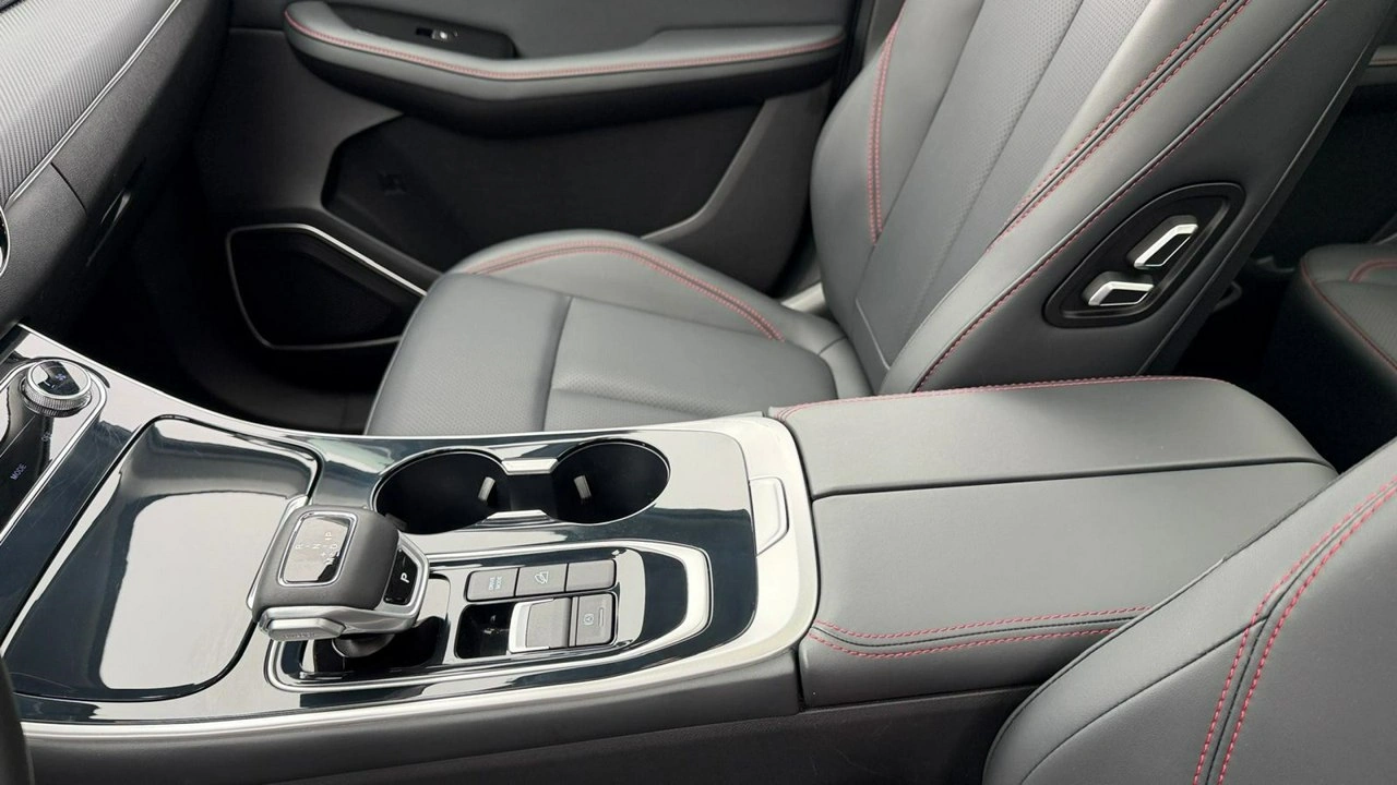 Forthing T5 EVO - Zdjęcie 30