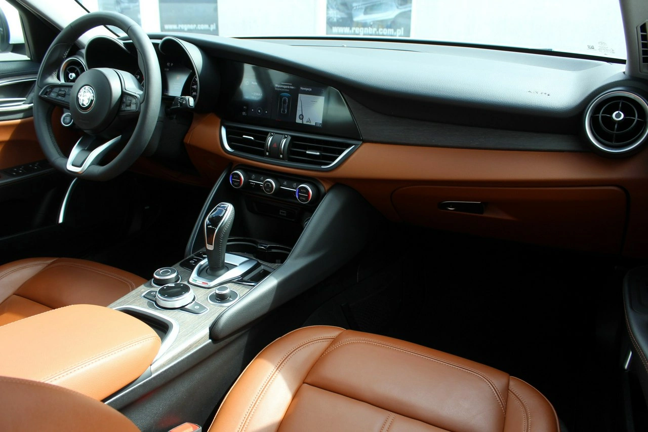 Alfa Romeo Giulia - Zdjęcie 9