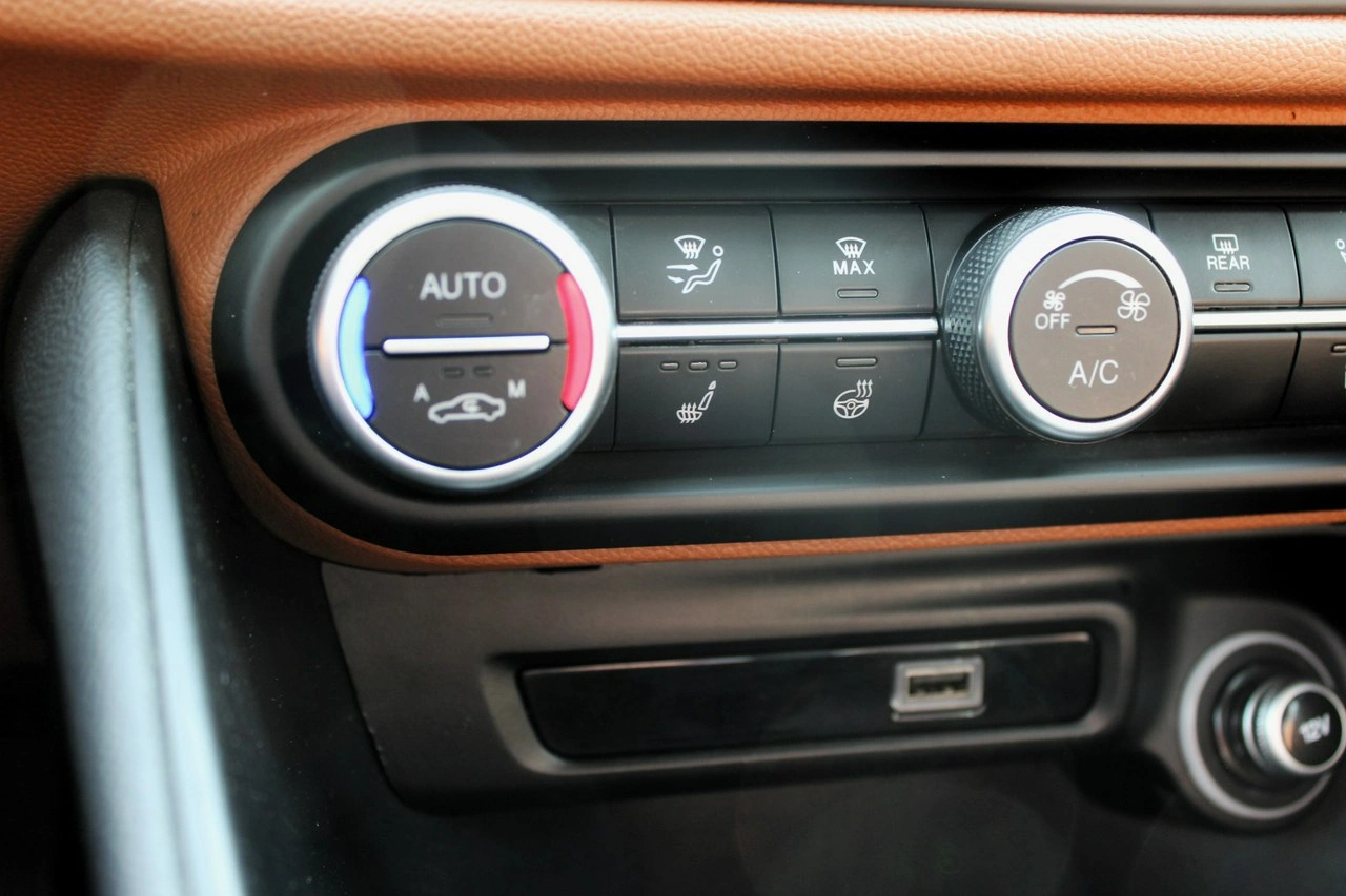 Alfa Romeo Giulia - Zdjęcie 22