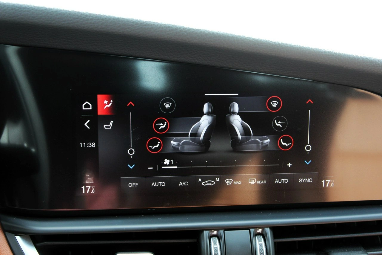 Alfa Romeo Giulia - Zdjęcie 24