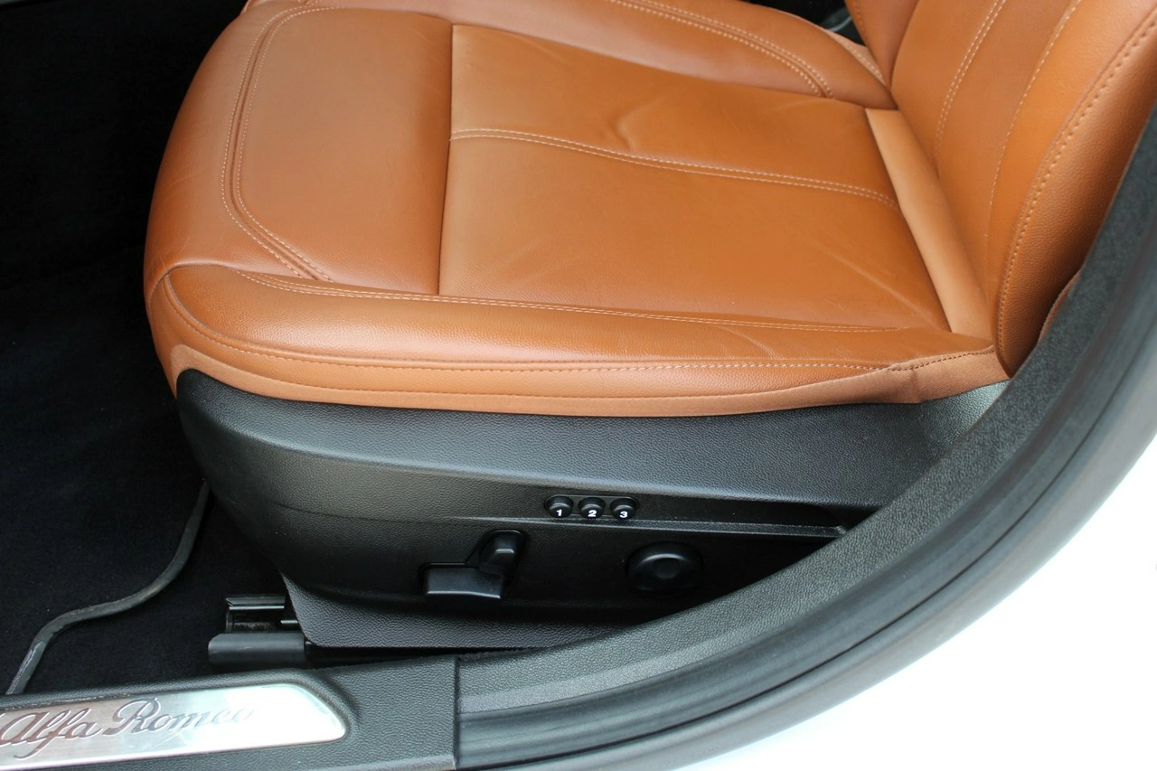 Alfa Romeo Giulia - Zdjęcie 30