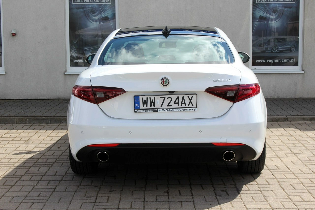 Alfa Romeo Giulia - Zdjęcie 4