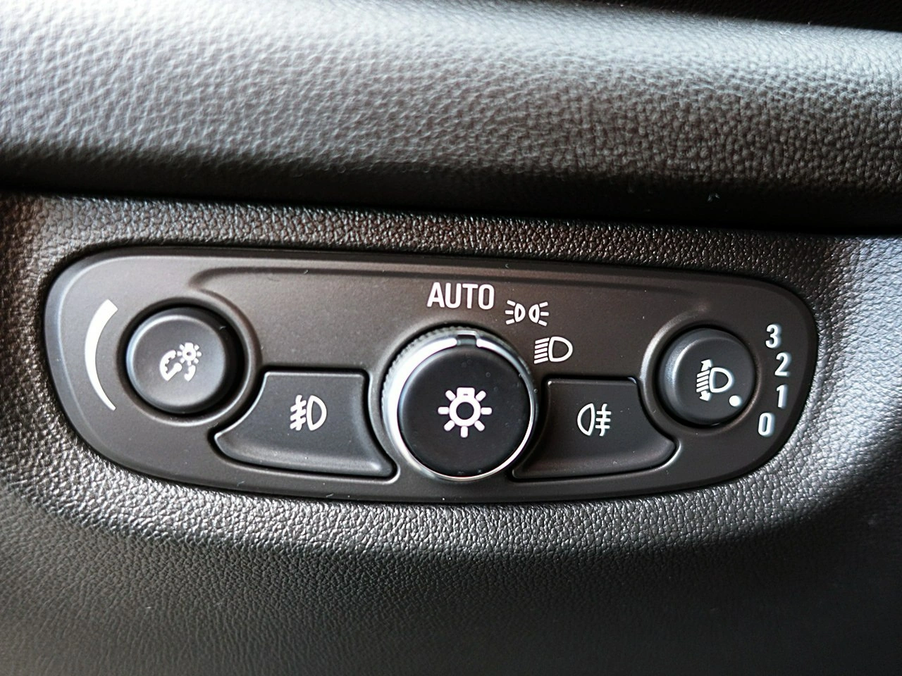 Opel Insignia - Zdjęcie 20