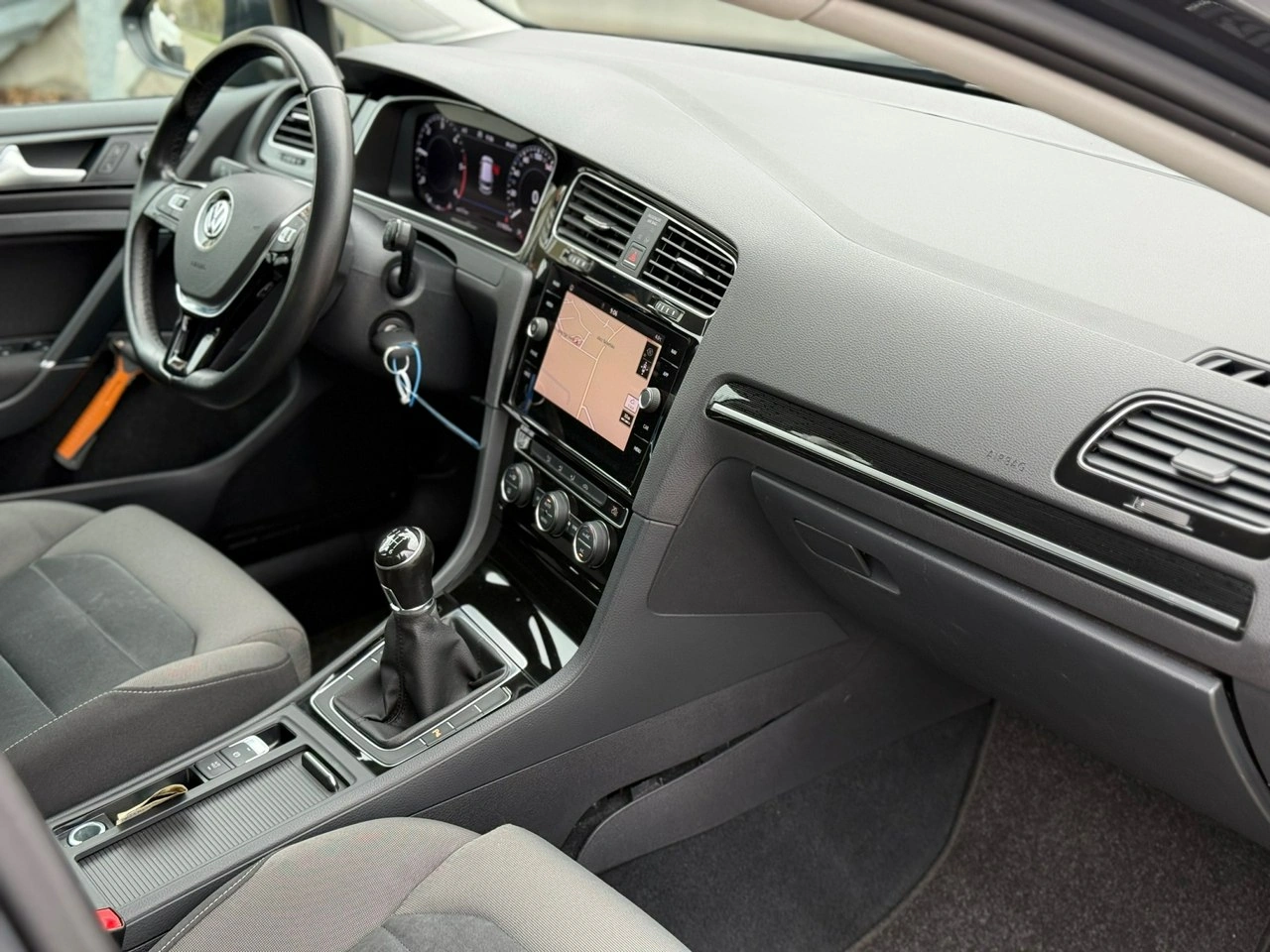 Volkswagen Golf - Zdjęcie 18