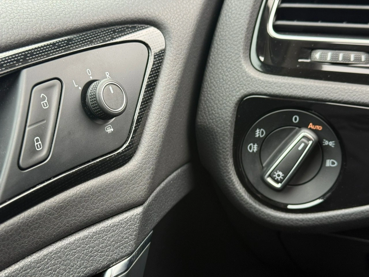 Volkswagen Golf - Zdjęcie 21