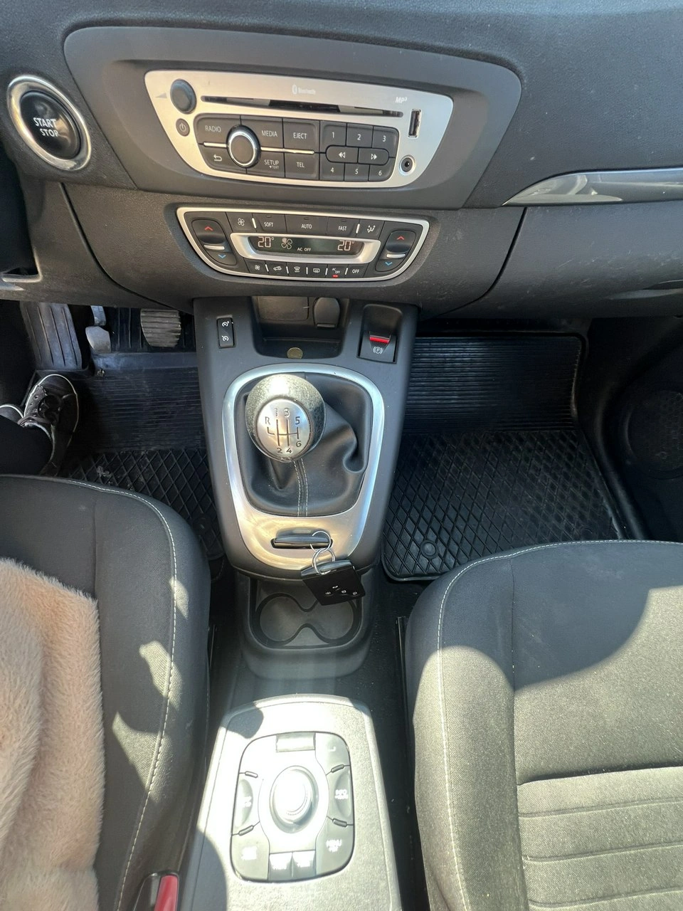 Renault Scenic - Zdjęcie 16