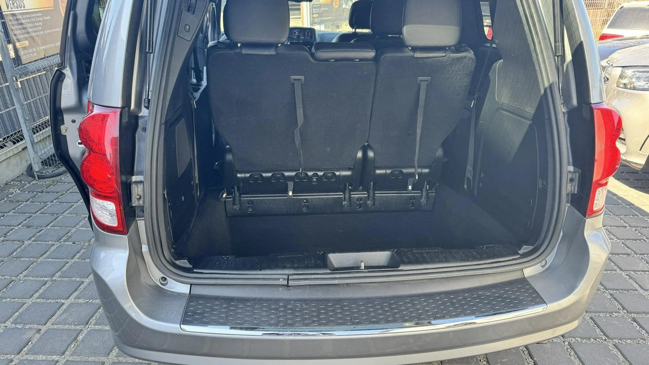 Dodge Grand Caravan - Zdjęcie 13