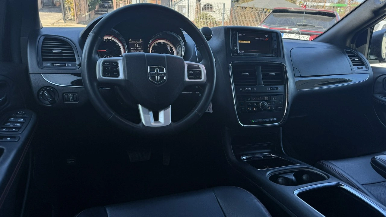 Dodge Grand Caravan - Zdjęcie 14