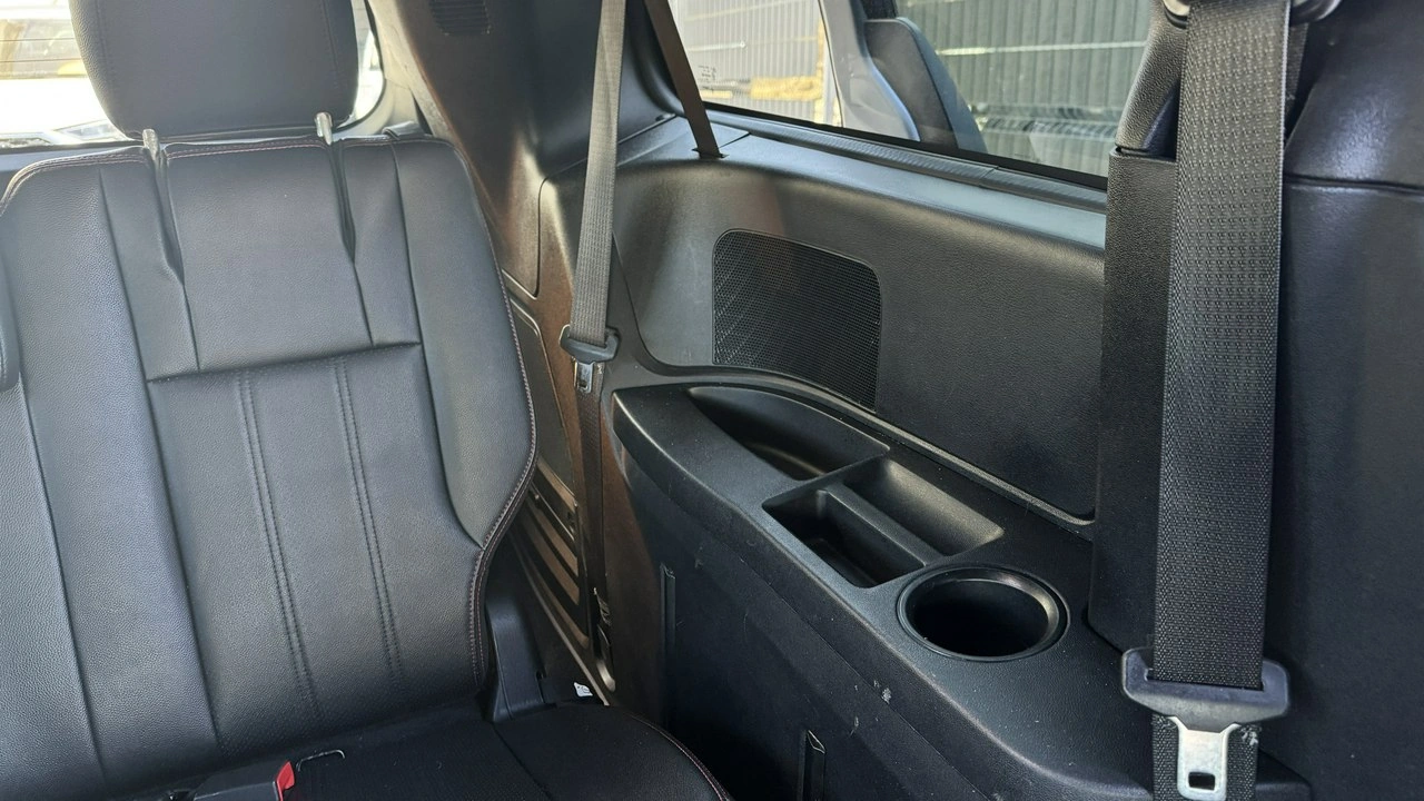 Dodge Grand Caravan - Zdjęcie 24