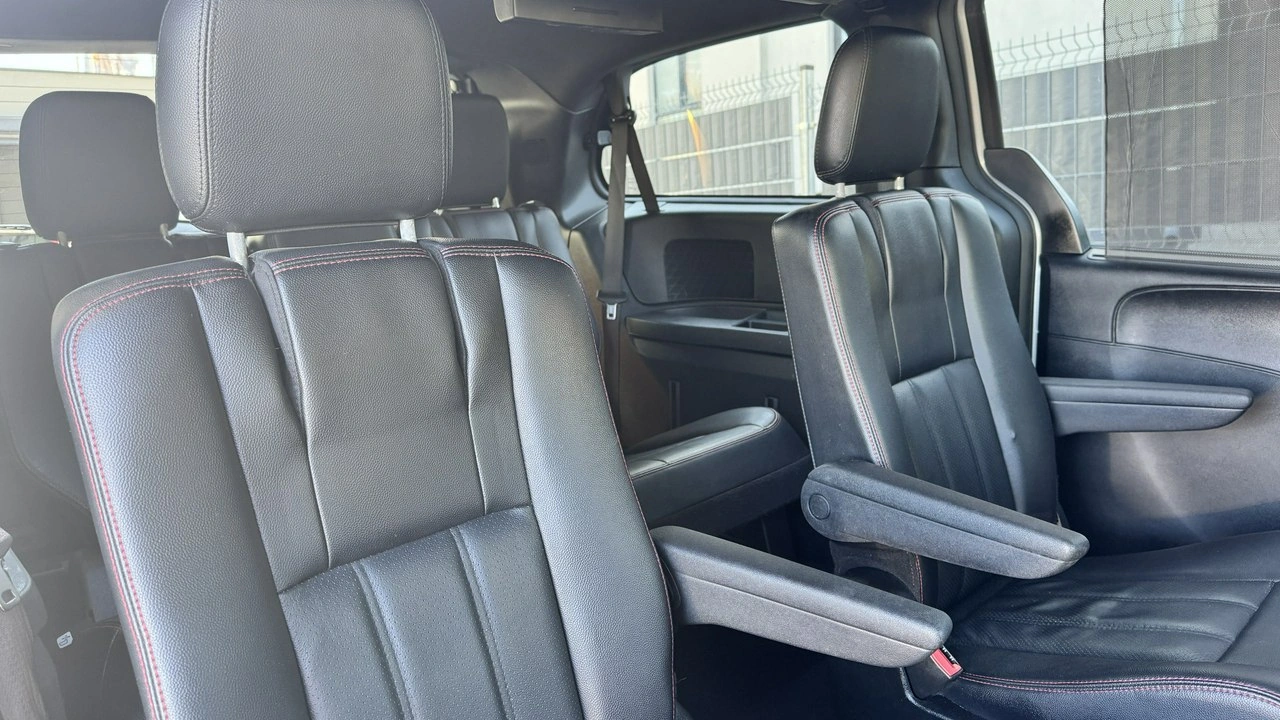 Dodge Grand Caravan - Zdjęcie 34