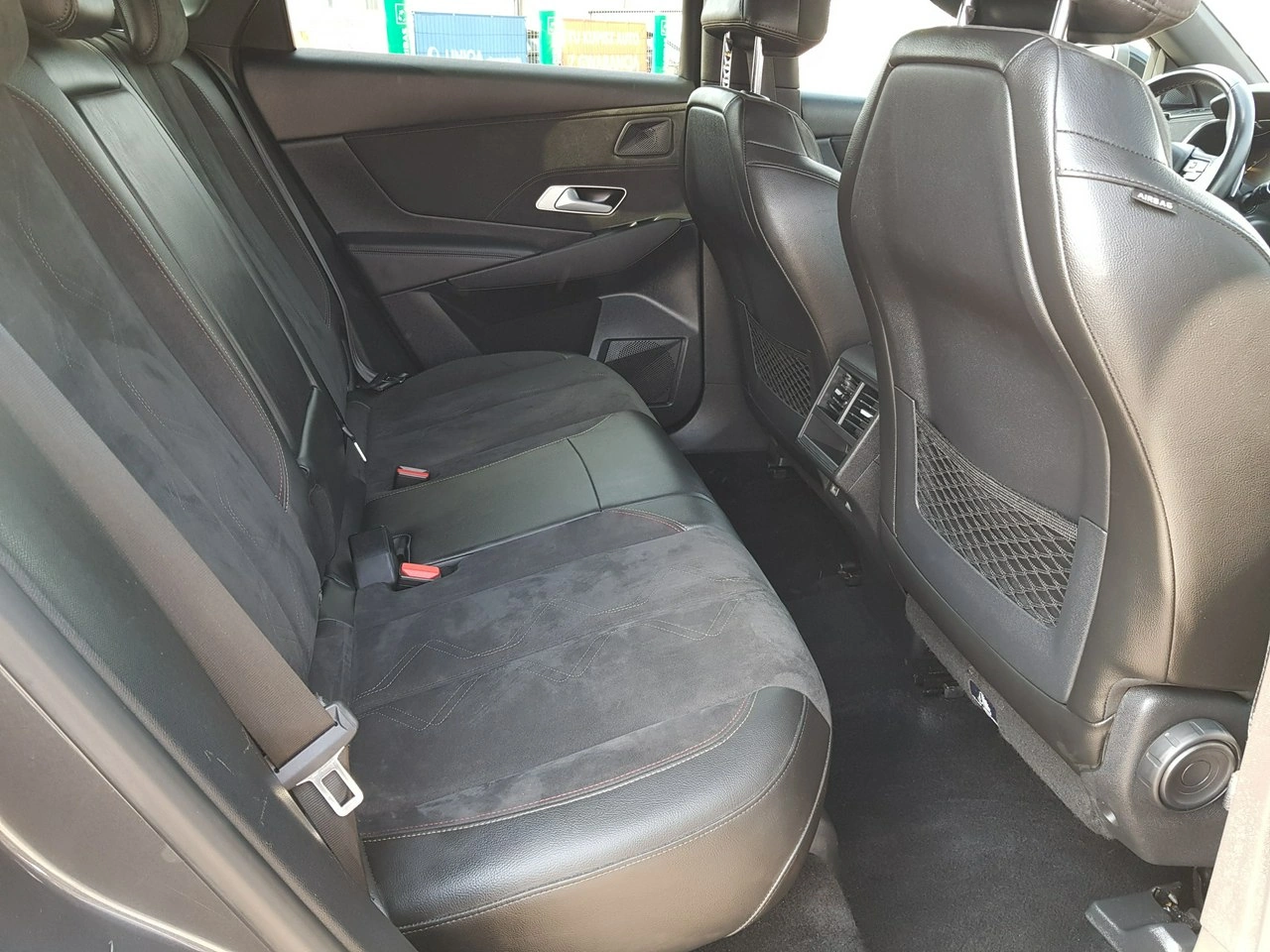 DS Automobiles DS 7 Crossback - Zdjęcie 14