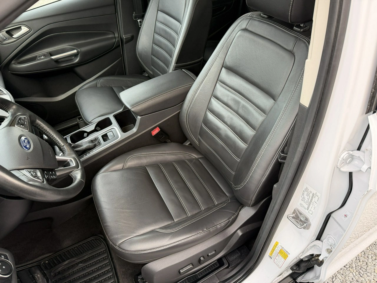 Ford Escape - Zdjęcie 11