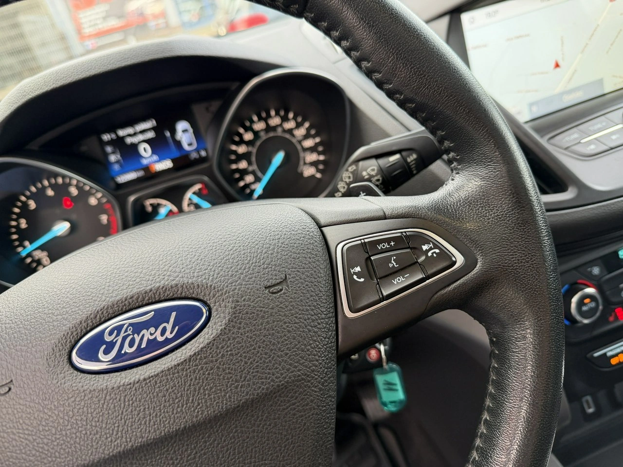 Ford Escape - Zdjęcie 17