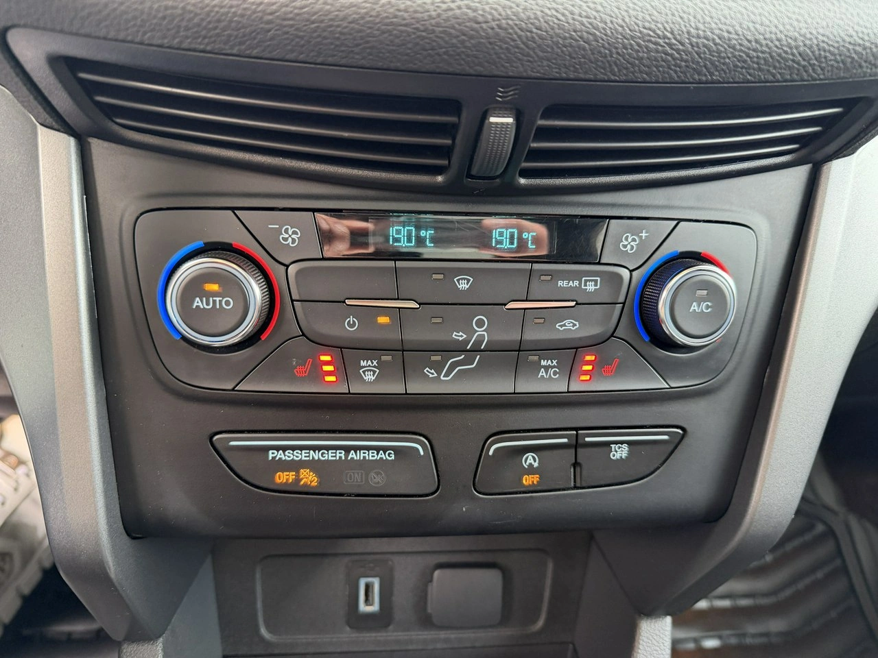 Ford Escape - Zdjęcie 21