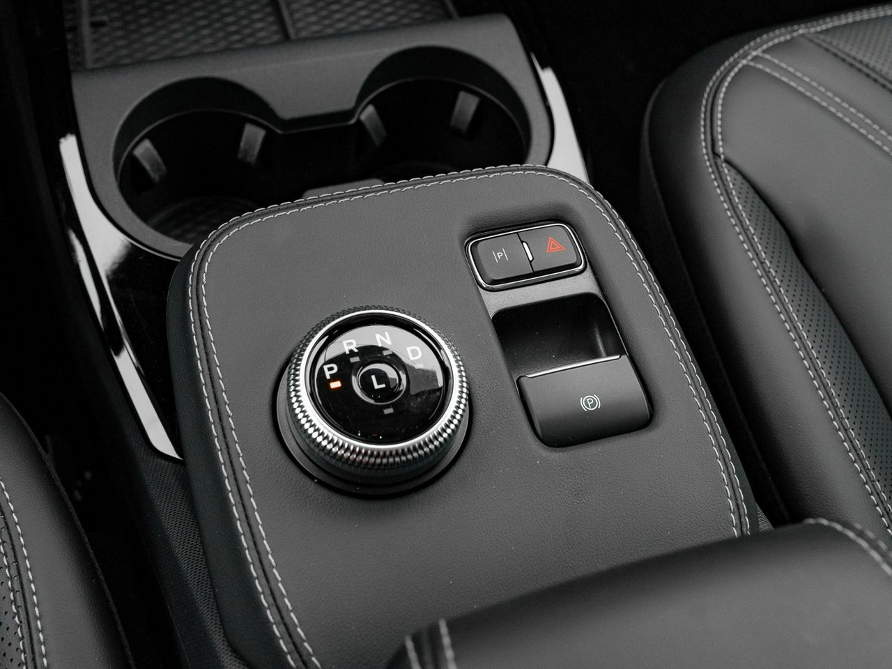 Ford Mustang Mach-E - Zdjęcie 16