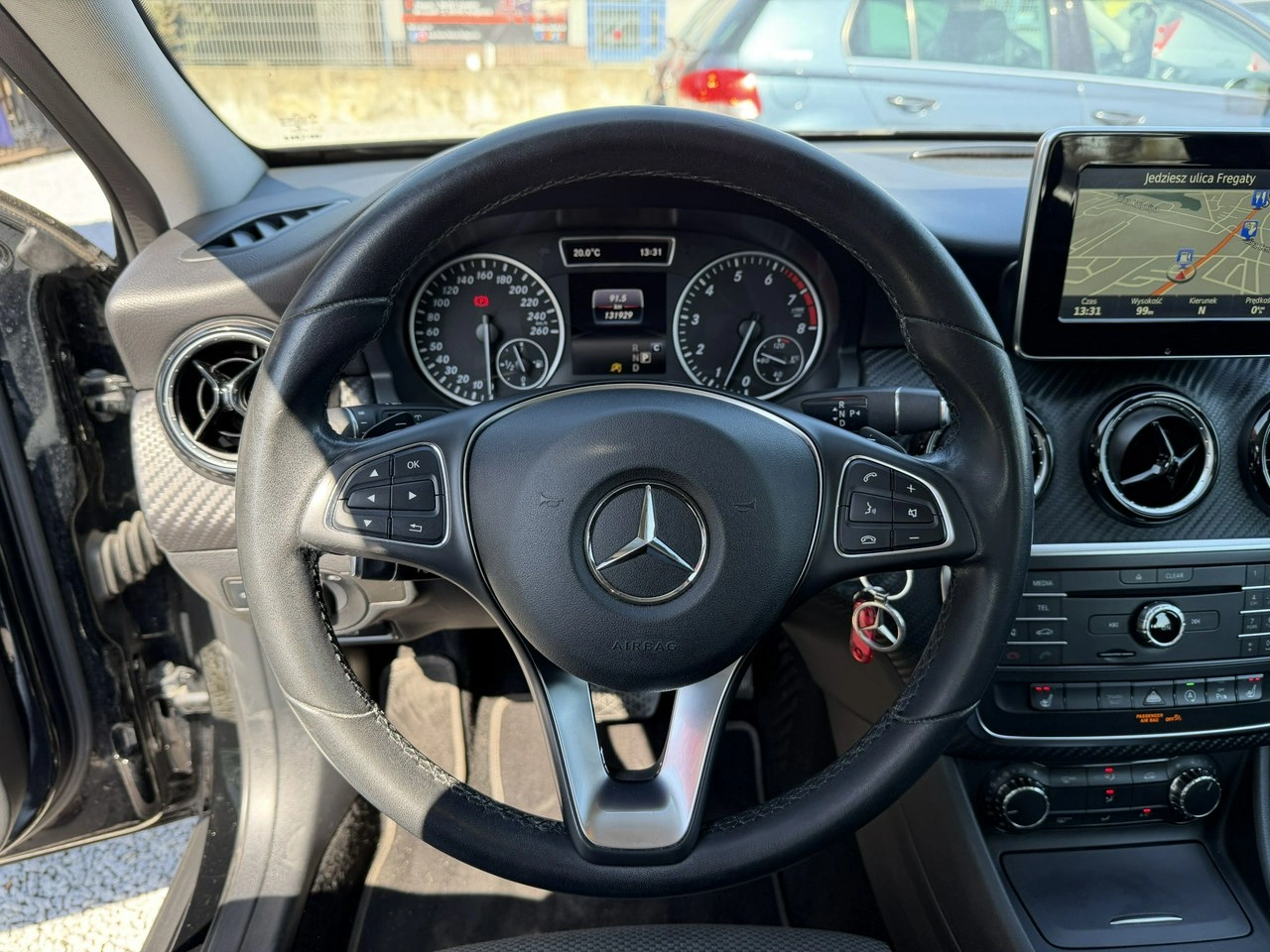 Mercedes GLA 200 - Zdjęcie 16