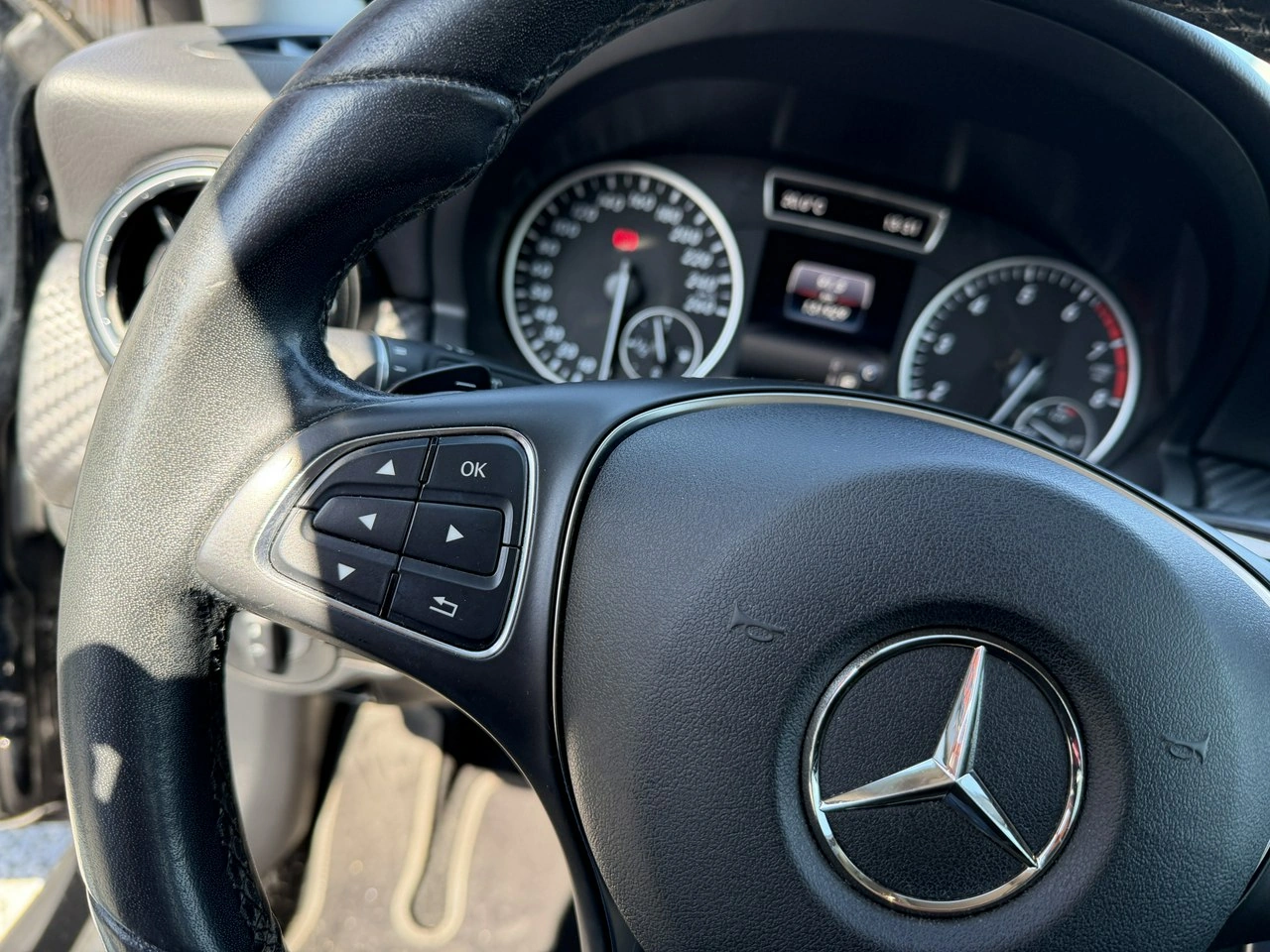 Mercedes GLA 200 - Zdjęcie 17