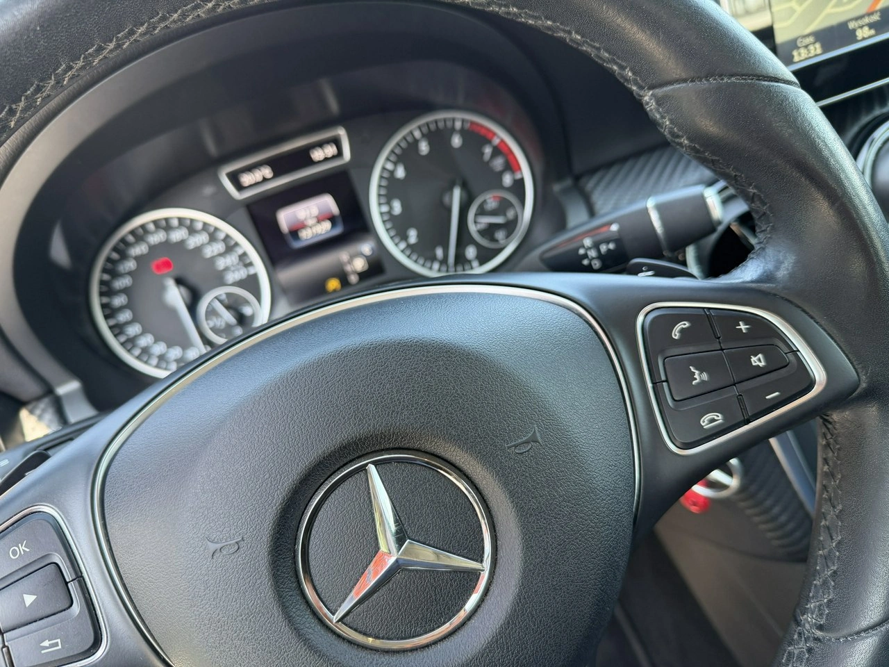 Mercedes GLA 200 - Zdjęcie 18