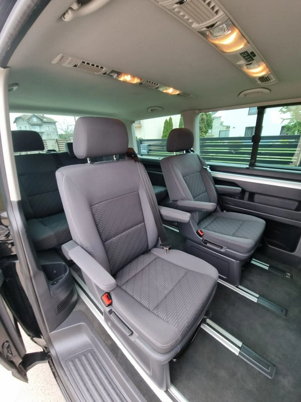 Volkswagen Multivan - Zdjęcie 18