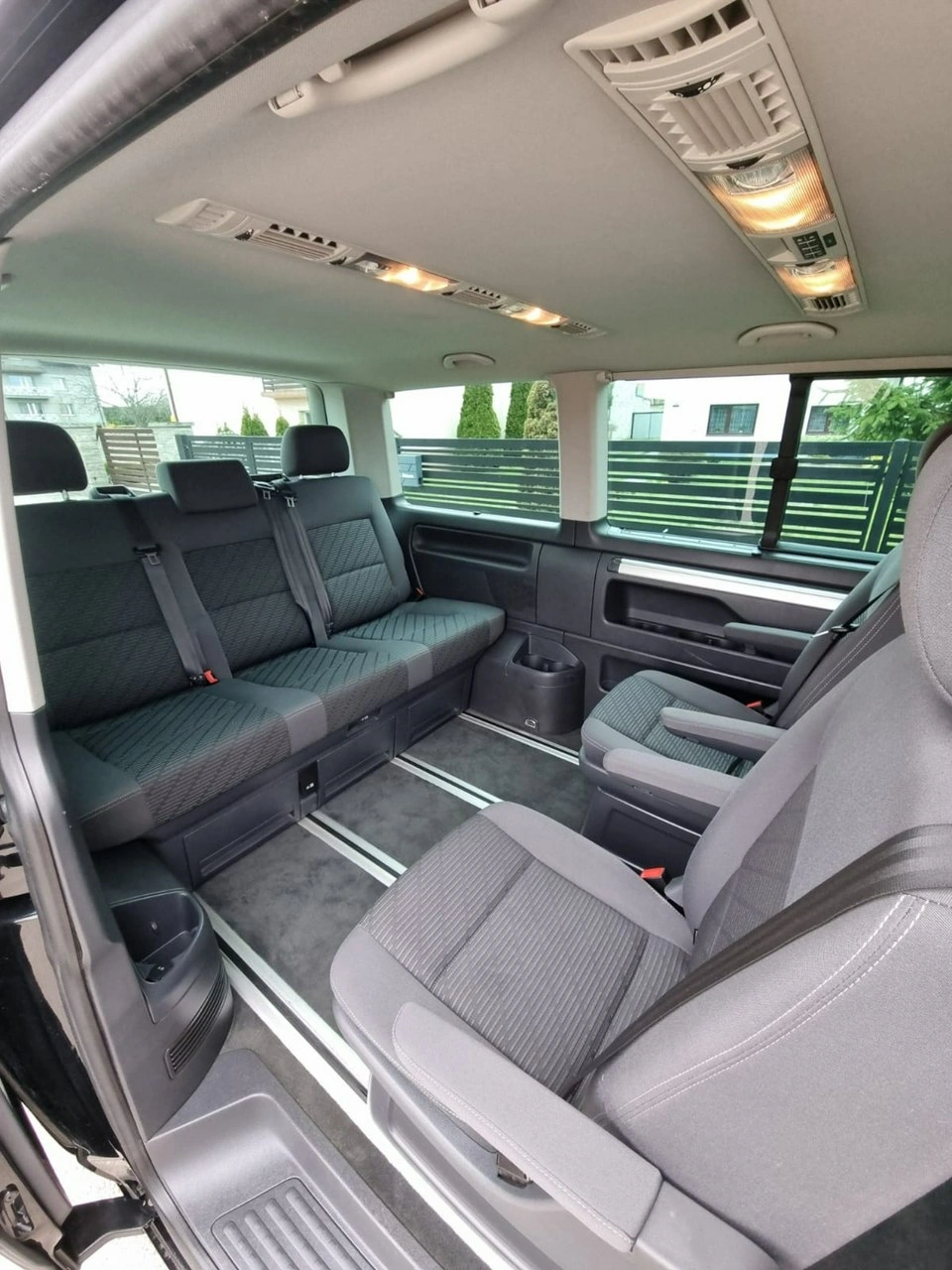 Volkswagen Multivan - Zdjęcie 19