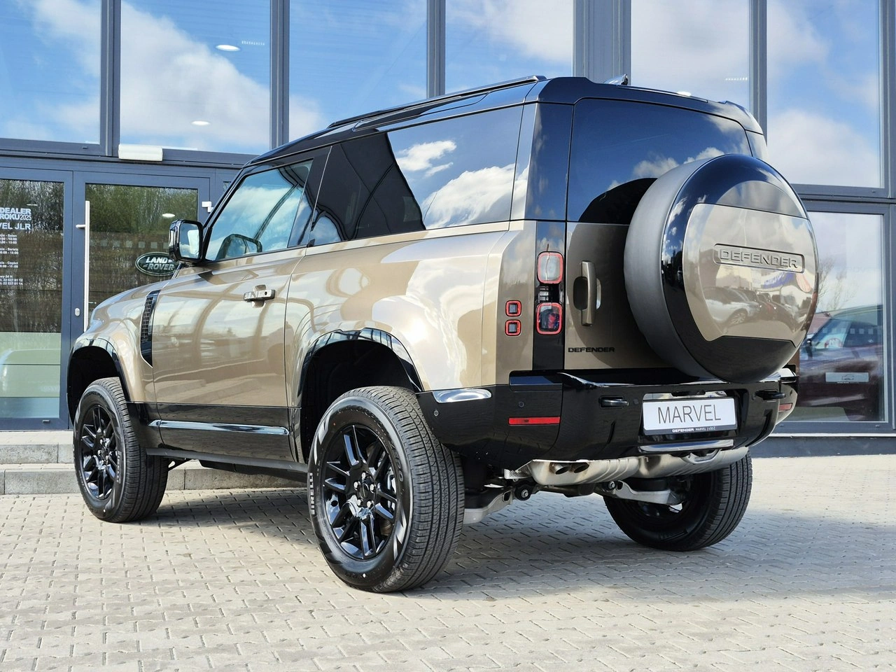 Land Rover Defender - Zdjęcie 9