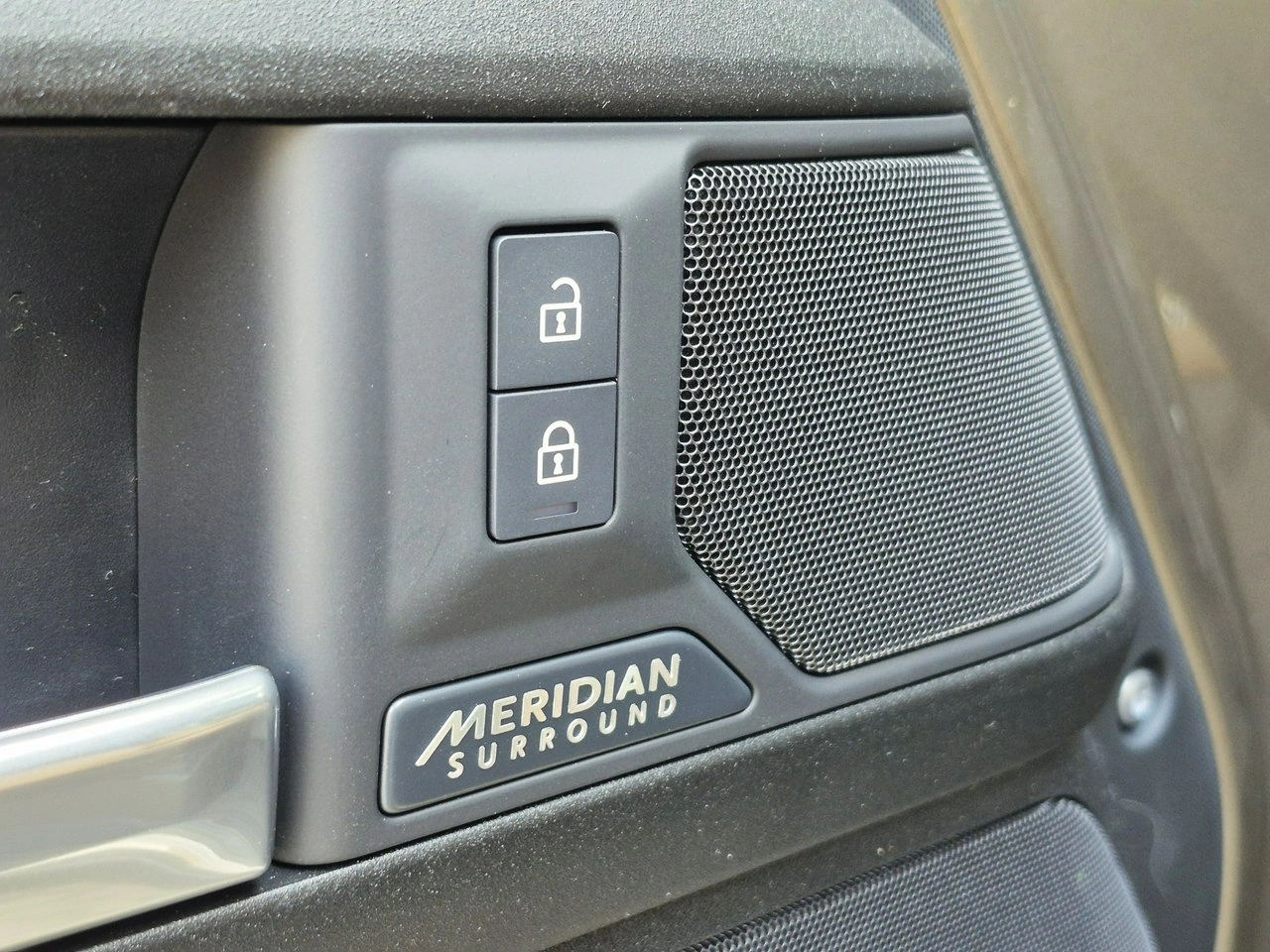 Land Rover Defender - Zdjęcie 17